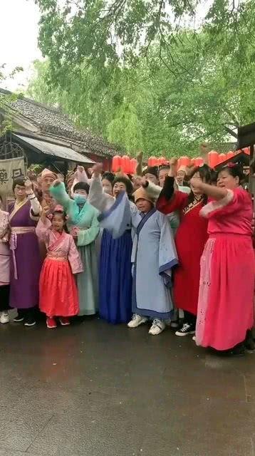 群众吃瓜表演视频大全,盘点热门群众吃瓜表演视频大全