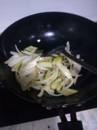 小圆瓜如何炒着吃的视频,家常美味轻松学