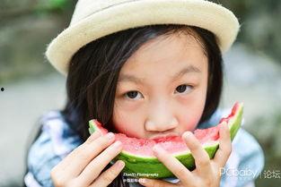 可爱的吃瓜小女孩视频在线观看,在线观看萌态十足