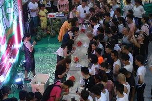 围观看戏吃瓜者视频,吃瓜群众镜头下的戏曲盛宴